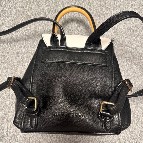 Preowned Danielle Nicole Hufflepuff Harry Potter Mini Backpack - Picture 2 of 16